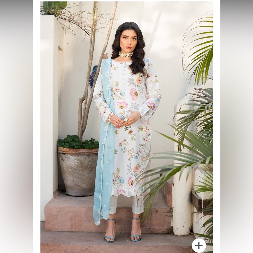 Floral Embroidered White Kurta with Blue Dupatta and White Trousers Small